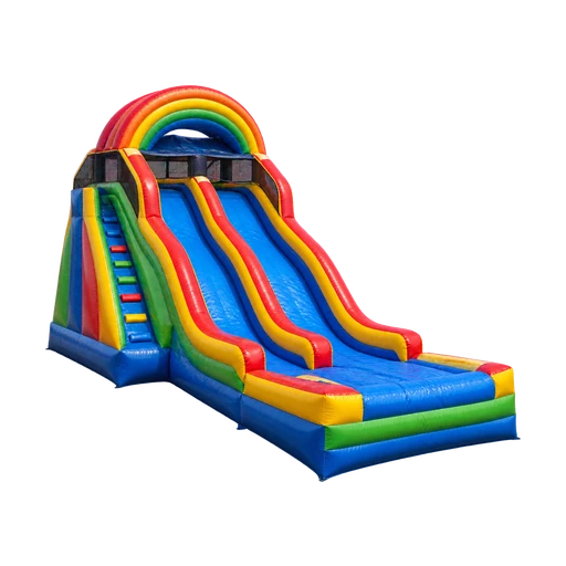 Hoge opblaasbare glijbaan met twee banen onder een boog van regenboogkleurige buizen