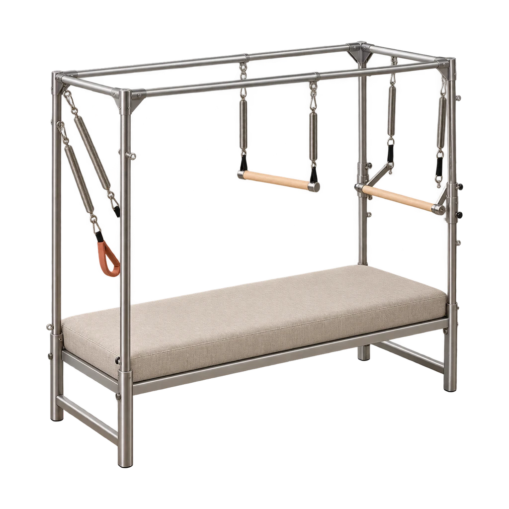 Schaalmodel van een trapeze-tafel met een gestoffeerd blad in een frame van staal