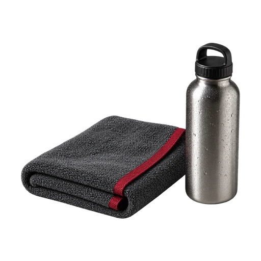 Gevouwen handdoek met rood randje en een stalen bidon
