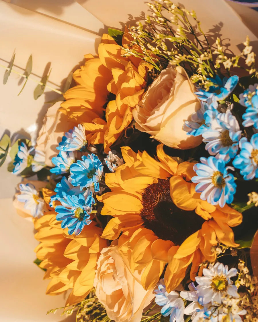 Zonnig boeket met zonnebloemen