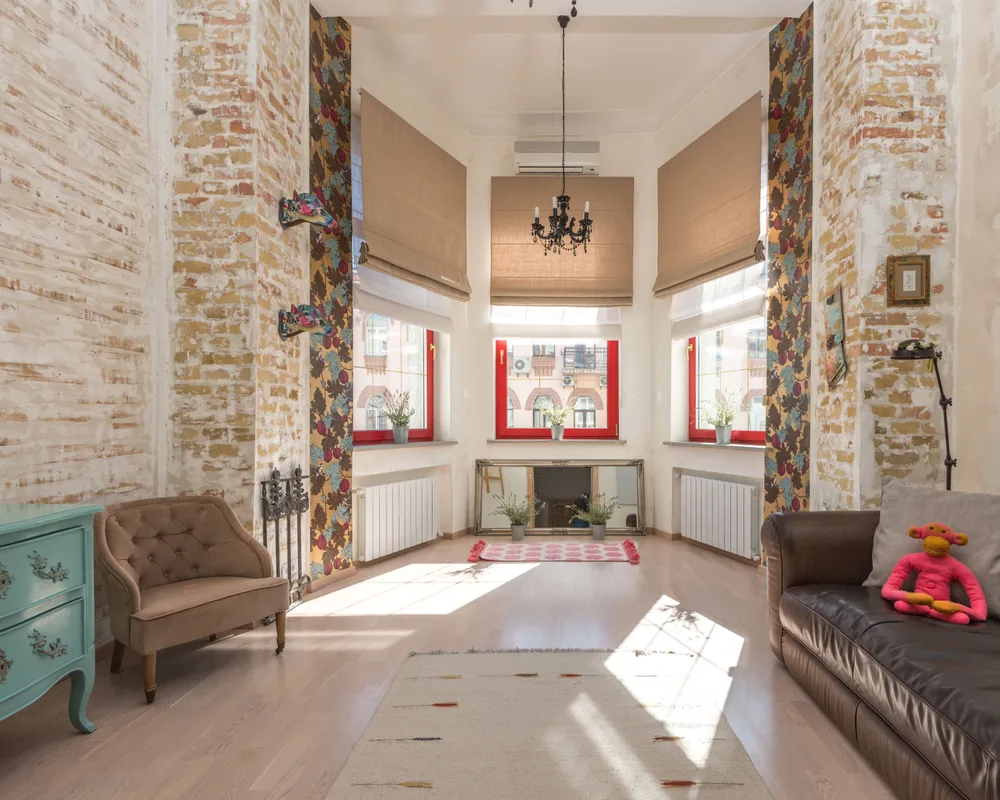 Lichte woonkamer van een eerste woning