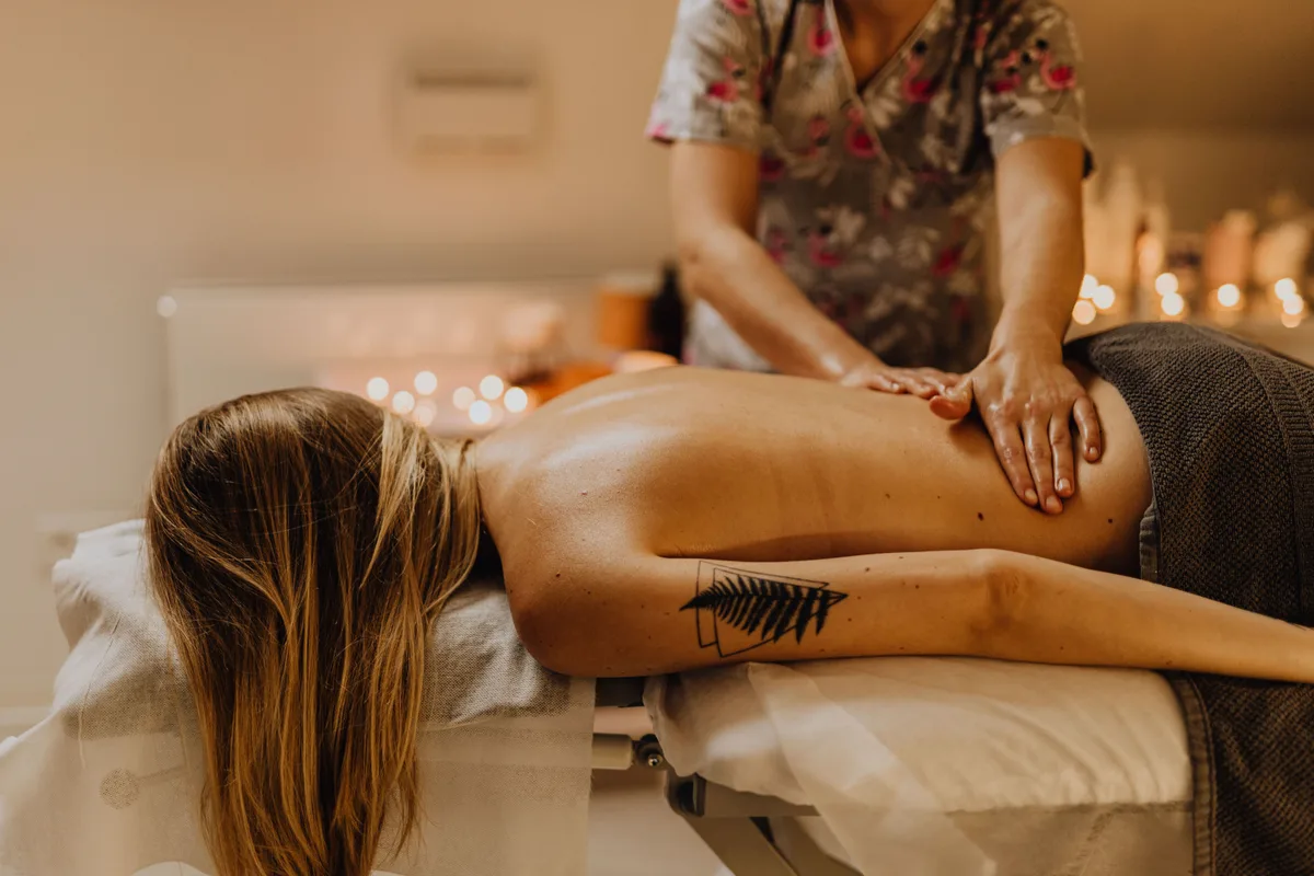 Zachte massage in zijligging