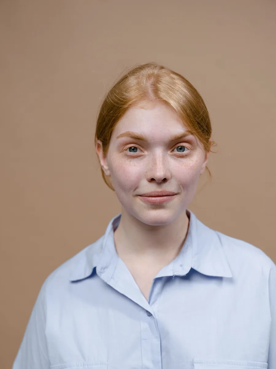 Kandidaat die op zoek is naar passend werk, ontspannen portret