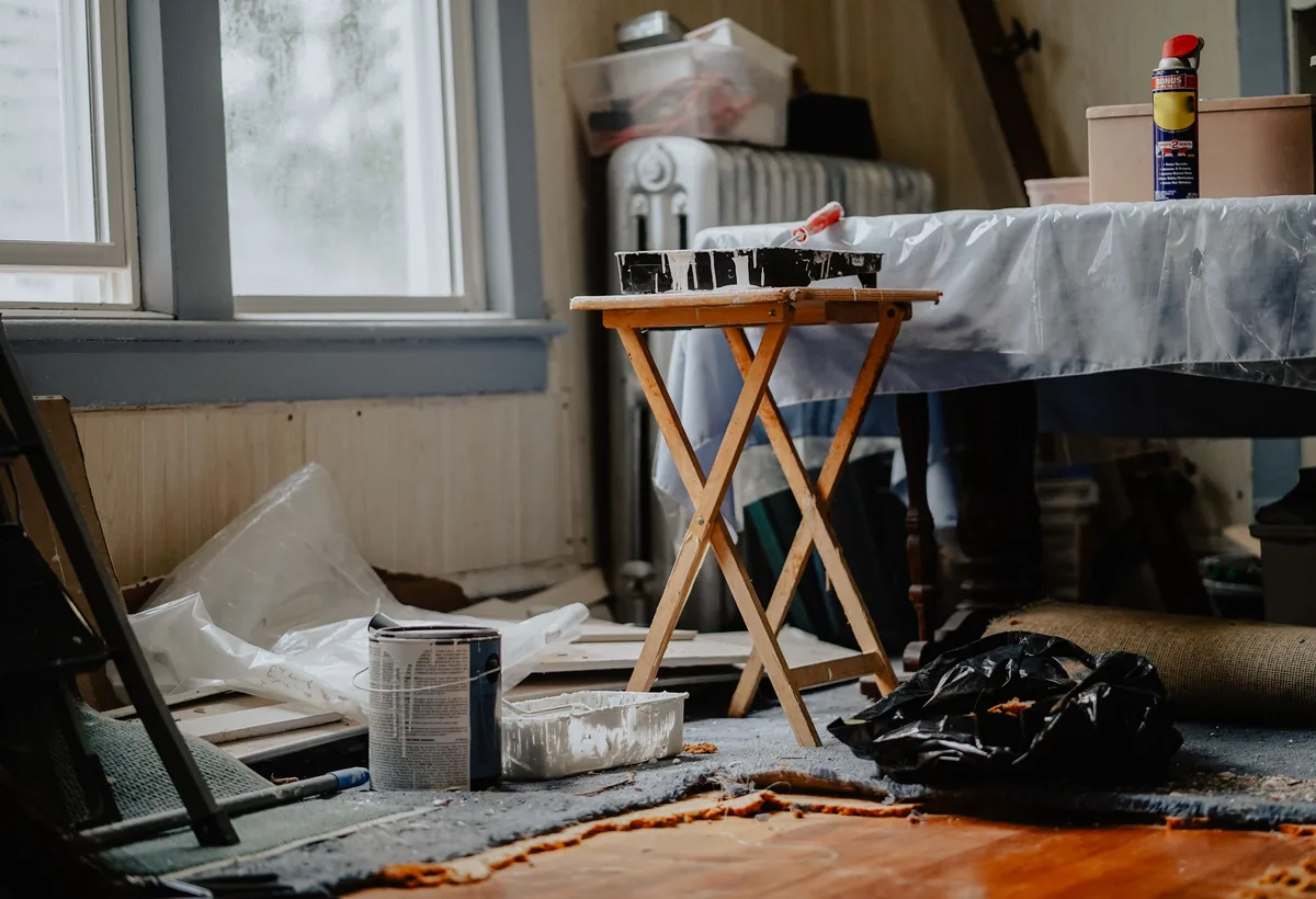 Schoonmaker zuigt fijnstof na verbouwing op met industriële HEPA stofzuiger